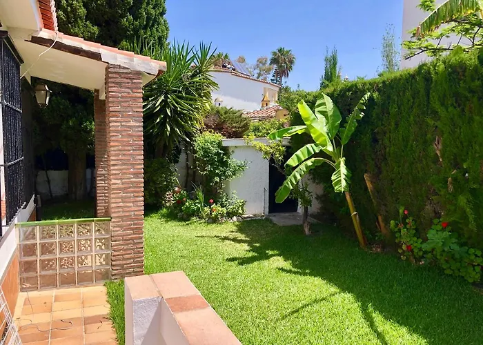 Precioso Chalet En Almunecar Junto Al Mar Con Garage Privado